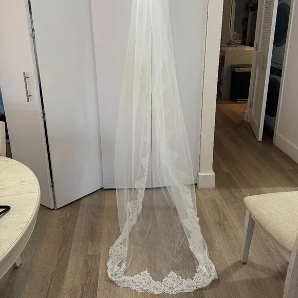 Cathedral Lace Wedding Veil - Picture 4 of 7